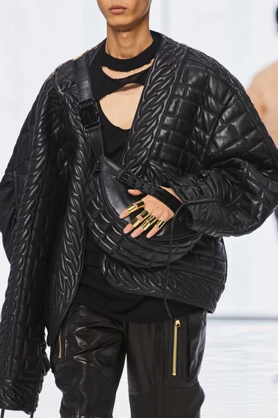 Look 70